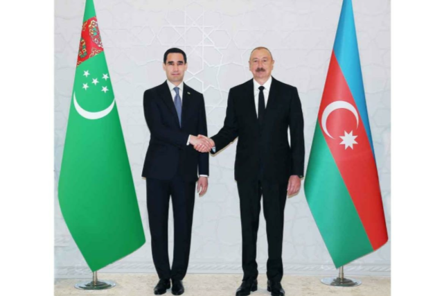 Ашхабад и Баку расширяют сотрудничество в энергетике и транспорте