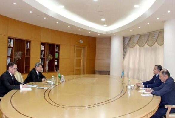 Туркменистан и Казахстан обсудили развитие двусторонних отношений