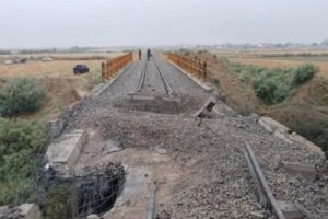 Повреждения железнодорожного моста Ак Теке Хан после атаки США. Фото TASNIM NEWS