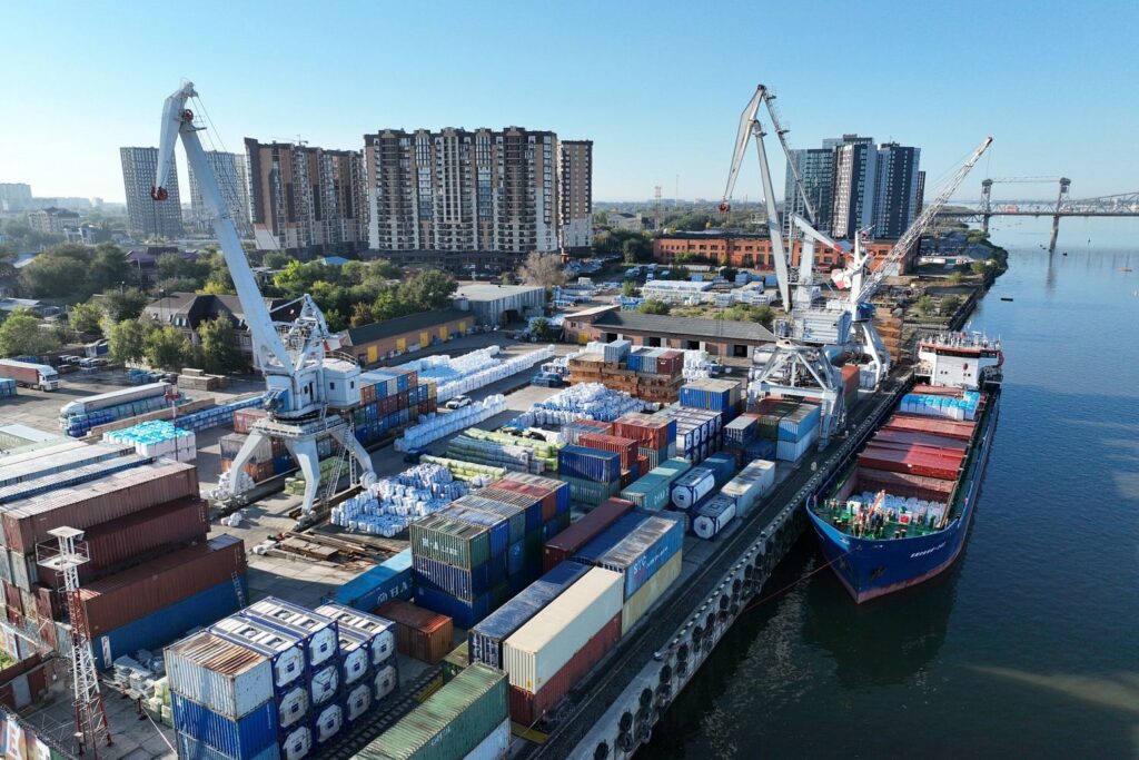 Через порты Астрахани в I полугодии прошли почти 600 тыс. тонн грузов из Белоруссии