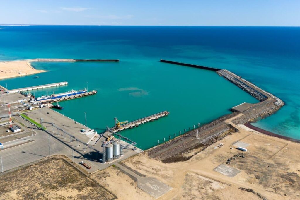 Казахстанский порт Курык за первое полугодие нарастил показатели