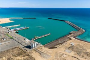 Казахстанский порт Курык за первое полугодие нарастил показатели