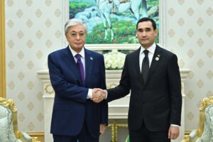 Президенты Туркмении и Казахстана обсудили перспективные проекты